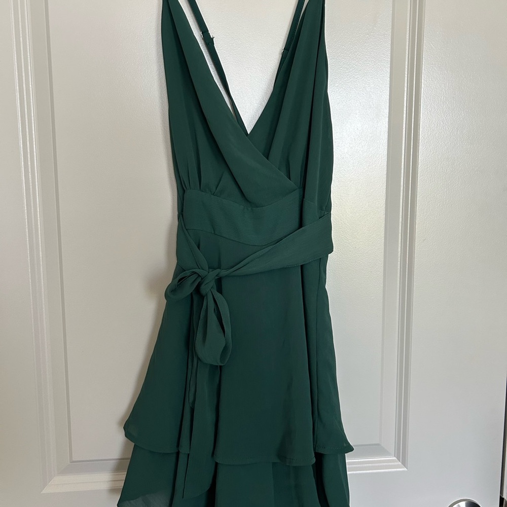 Green Sleeveless Romper - Picture 2 of 4